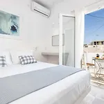 Pelican Hotell 2*