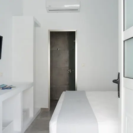 Pelican Hotel 2*