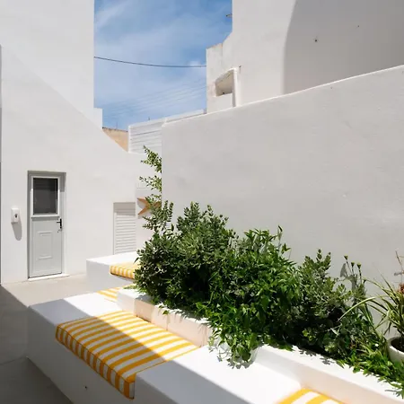 Pelican Hotell 2*