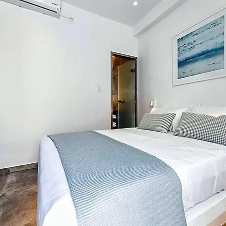 Hotel Pelican