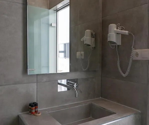 Pelican 2* Πάρος