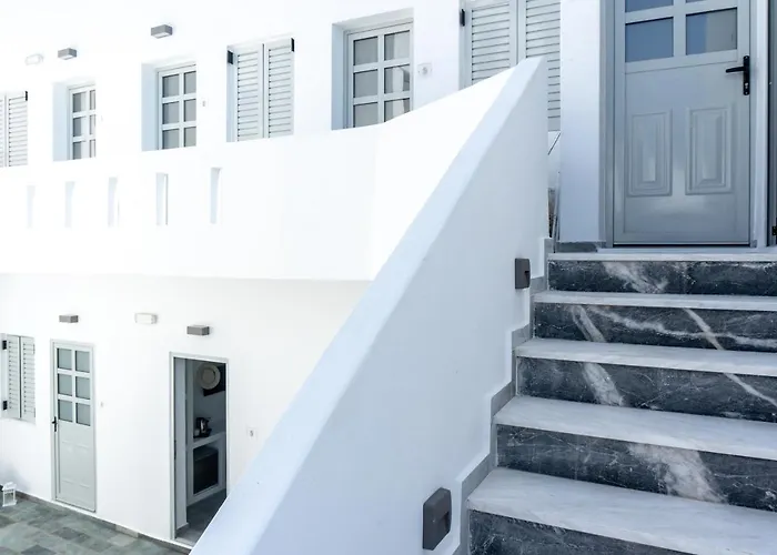 Pelican 2* Πάρος